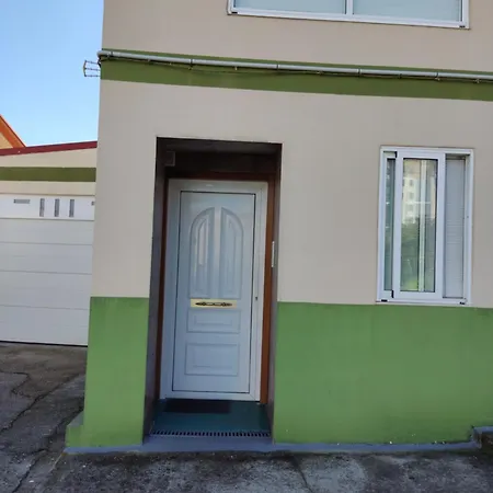 Curras Street, Rua Curras 22b Cp 36206 *